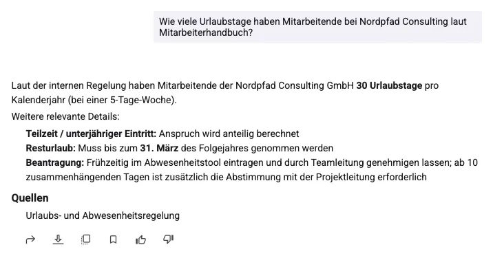 Eine Chat-Antwort mit Abschnitt „Quellen" und der Antwort-Toolbar darunter (Teilen, Exportieren, Kopieren, Merken).